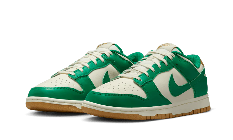 Dunk Low Malachite University Gold - Image 2