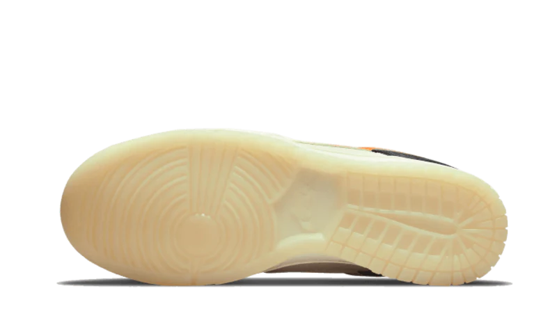 Dunk Low PRM Halloween (2021) - Image 3