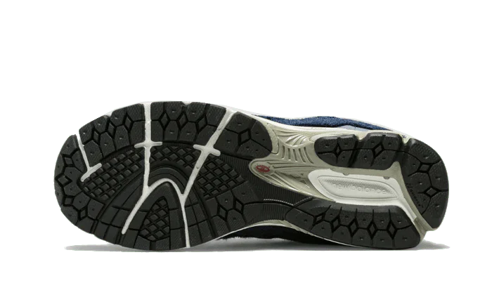 New Balance 2002R Protection Pack Navy - Image 3