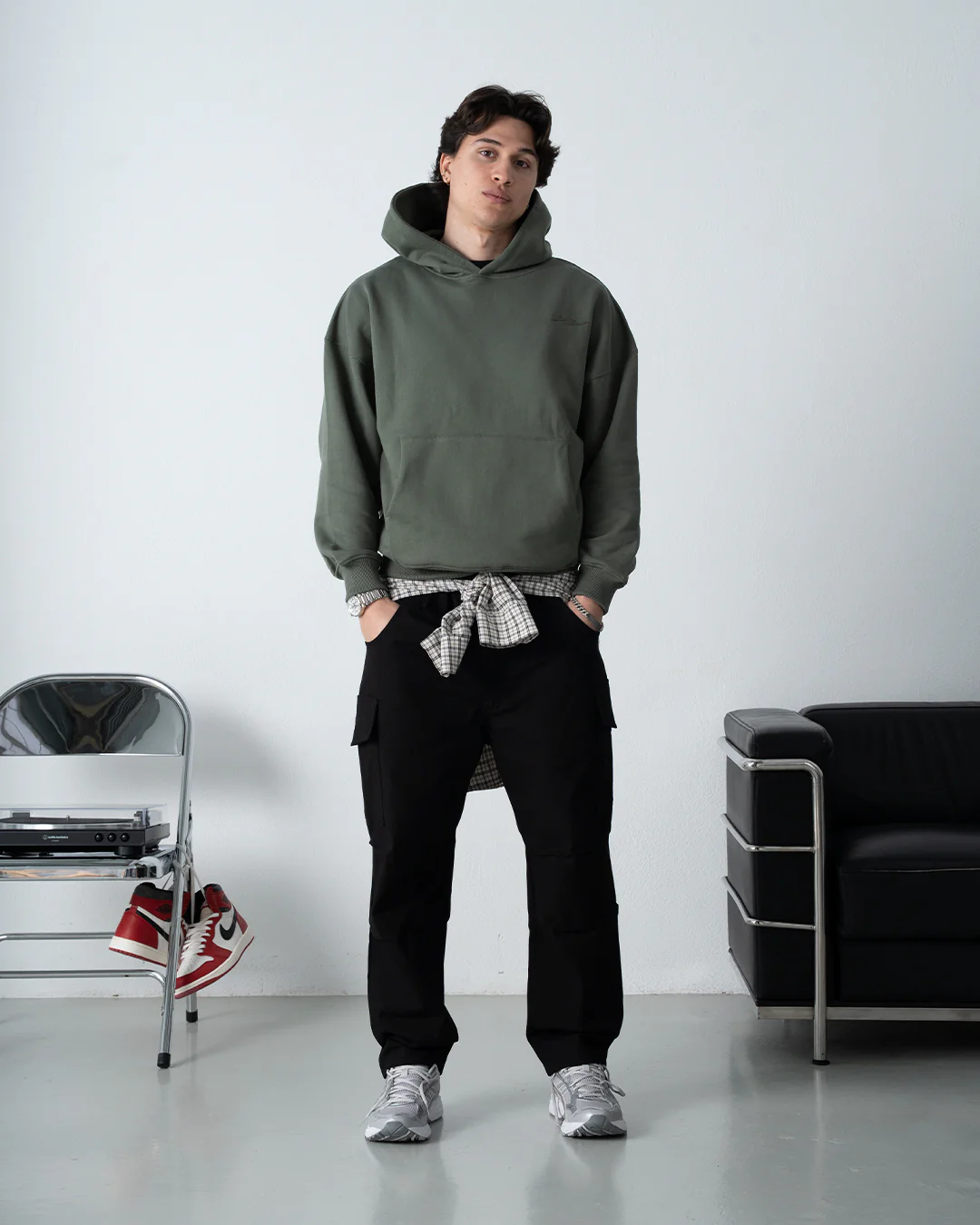 W Patch Hoodie Olive Green - Image 3