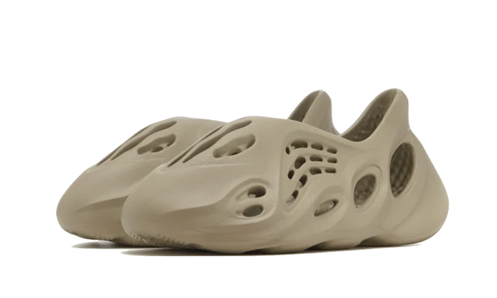 Yeezy Foam RNNR Stone Salt - Image 2