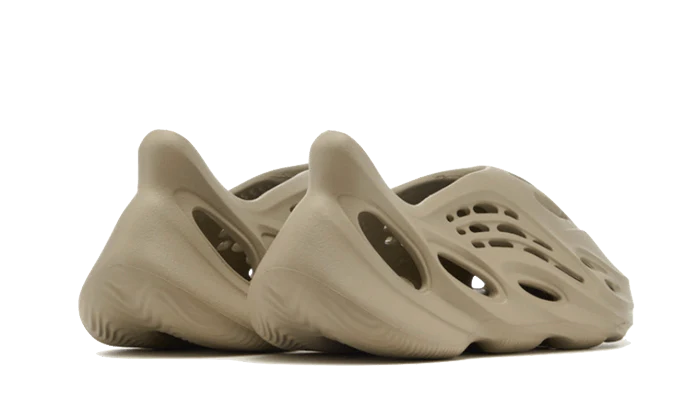 Yeezy Foam RNNR Stone Salt - Image 3